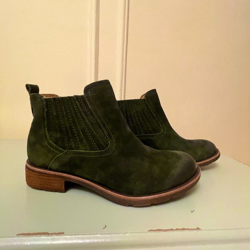Sofft Bellis ISuede Boot Bootie, Dark Green 7.5, NWOT